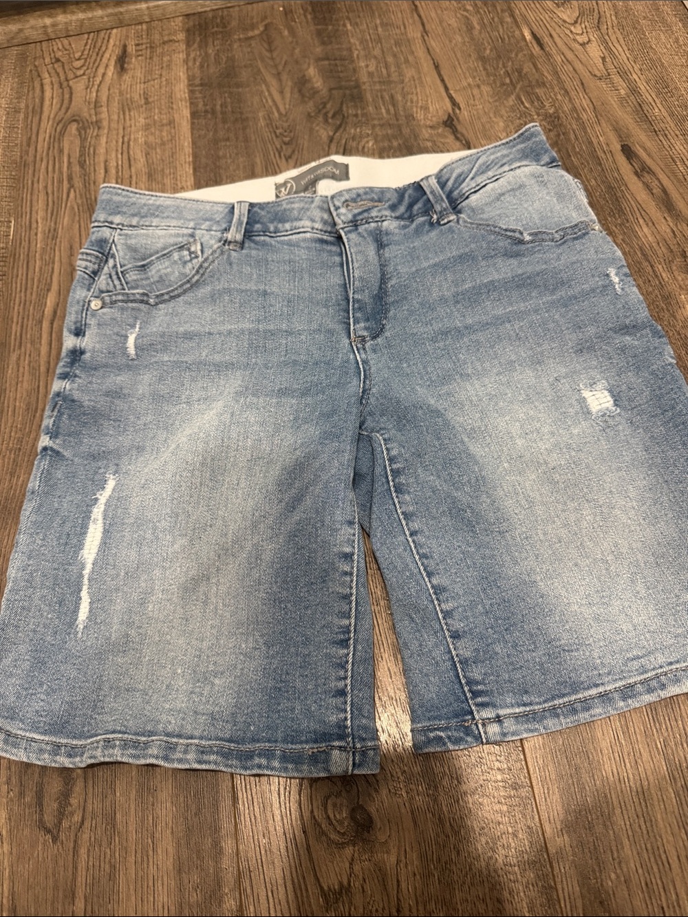 Wit & Wisdom Light Blue Distressed Denim short